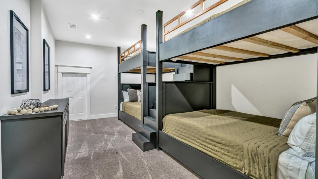 Luxury Gameroom/Basketball Hoop Arlington Ngoại thất bức ảnh