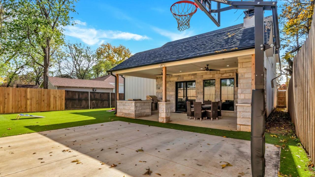 Luxury Gameroom/Basketball Hoop Arlington Ngoại thất bức ảnh